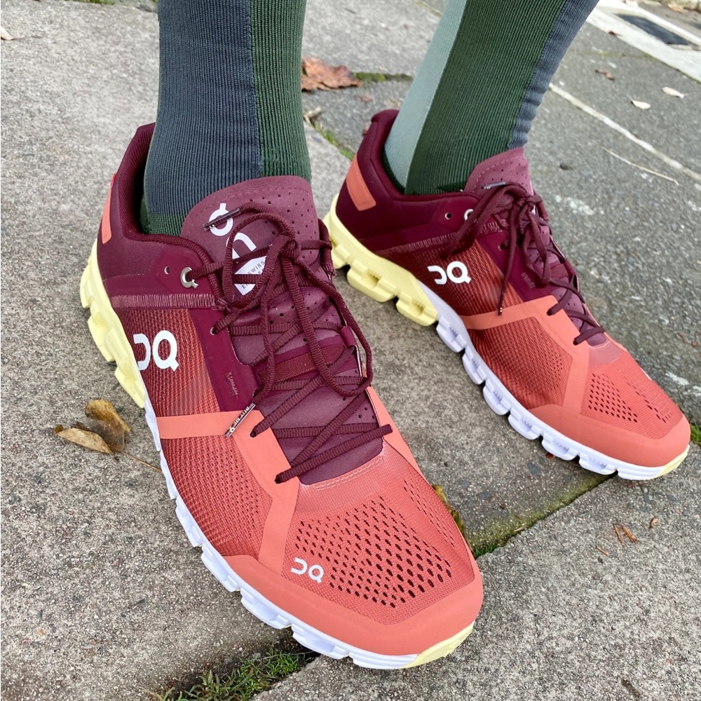 On Cloud Running Cloudflow V2 Men's Size 9.5 Running Shoes in Rust/Limelight